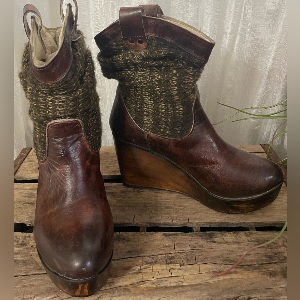 Bed Stu Bruges Women’s Brown Knit Wedge Boots from their Cobbler Series. Size 8B